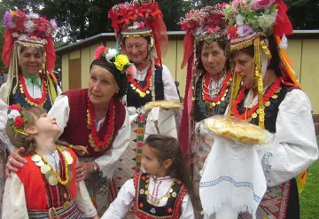 Родният фолклор и кухня представят в Пряпорец