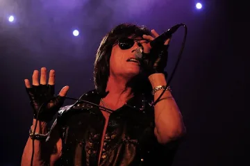 Джо Лин Търнър забива в Монтана и Троян