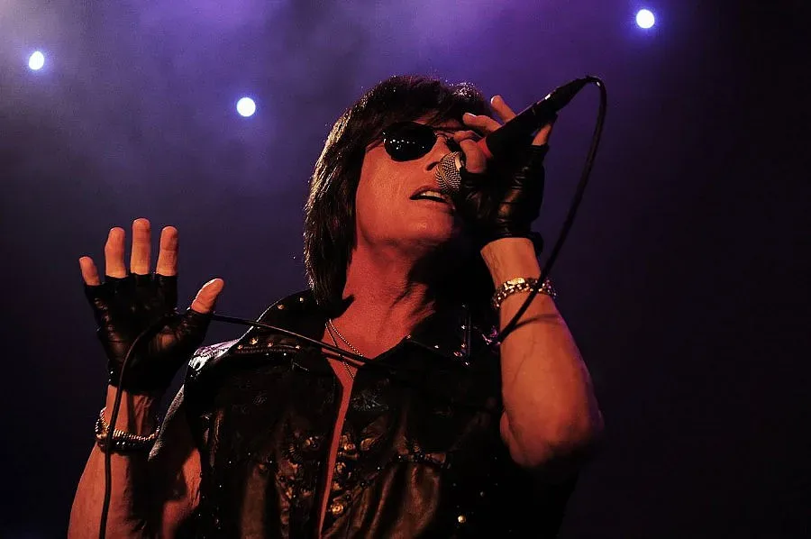 Джо Лин Търнър забива в Монтана и Троян