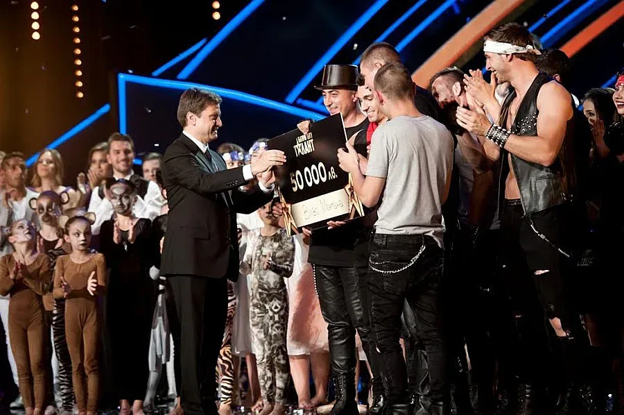 3 месеца аху-иху