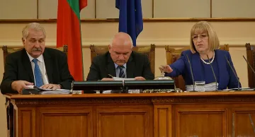 Цачева: Защо пък не - жена за президент?