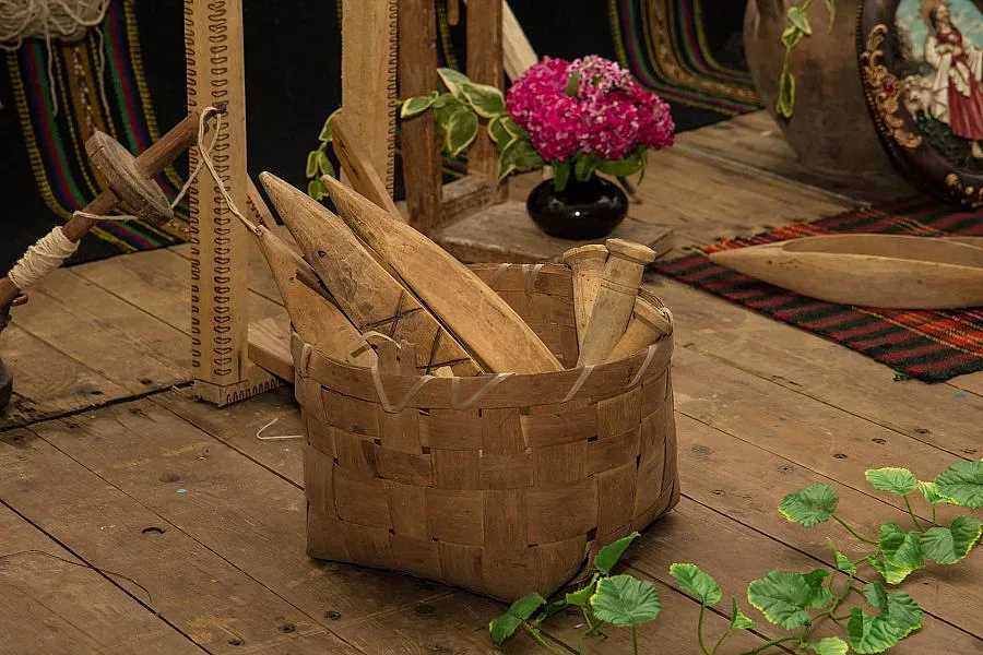 Показват стари занаяти на фолклорен фестивал