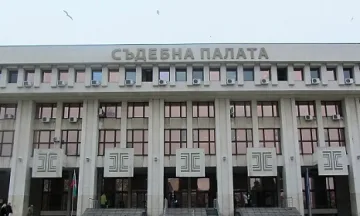 Хванаха в Бургас съпрузи крадци на картини от Англия