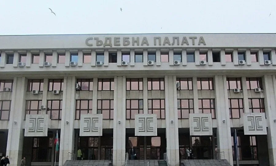 Хванаха в Бургас съпрузи крадци на картини от Англия