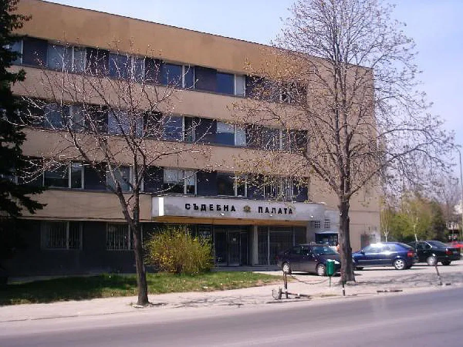 Обвиниха 29-годишен за разпространение на наркотици 