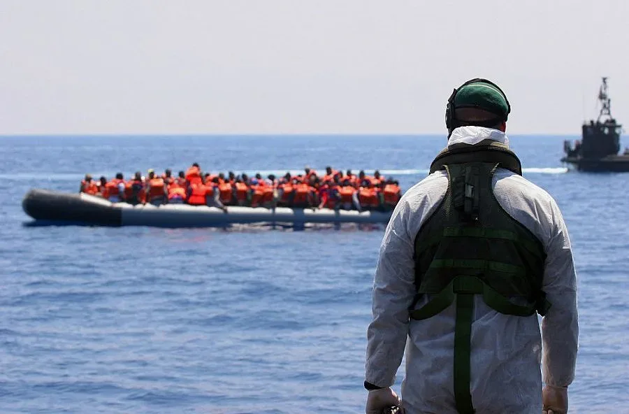 Спасиха 360 мигранти край бреговете на Италия