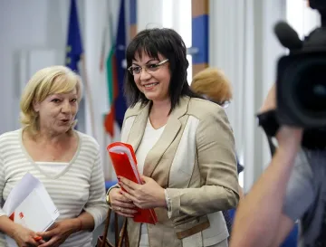 Корнелия събудила столетницата от кома