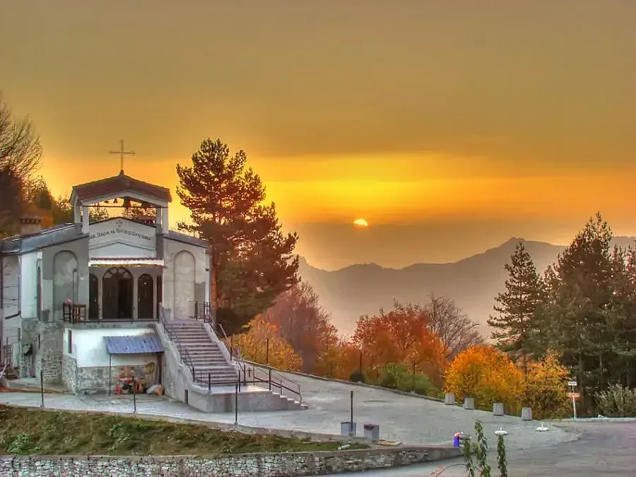 Гълъб открил аязмото на Кръстова гора