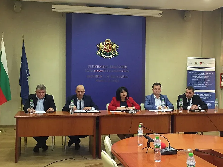 Петкова отговори на критиките на АБВ