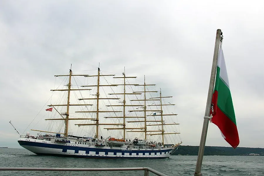 Нови 202-ма пасажери доведе най-големият ветроход