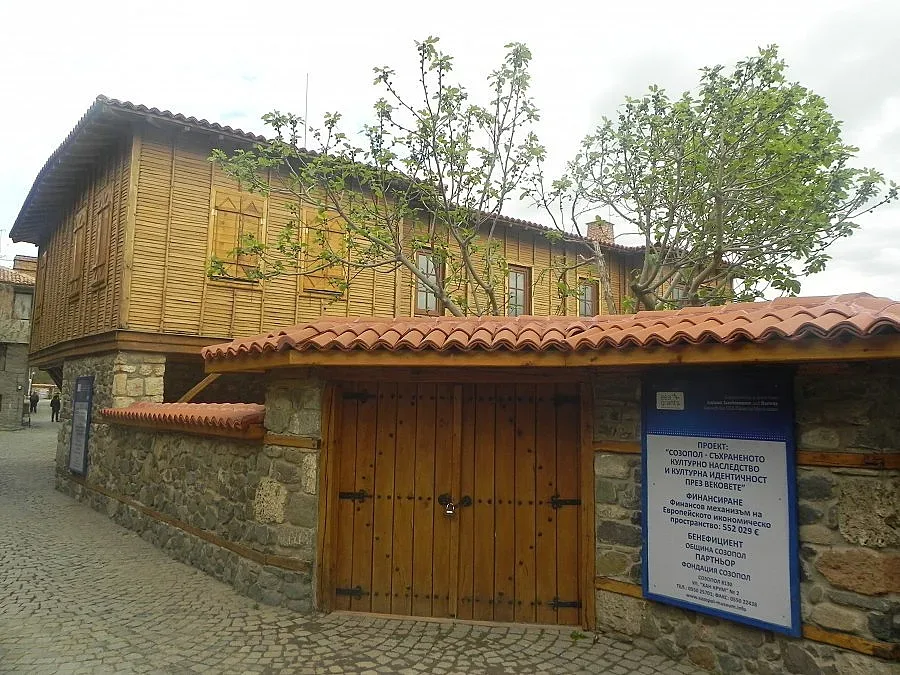 Реставрират Тракийски хан край морето