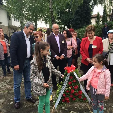 Кристалина: Прадядо ми е дал прозвището Левски на Апостола