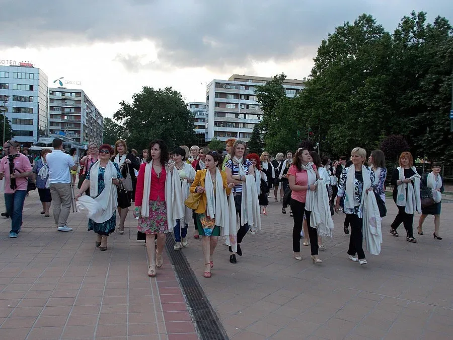 Трима министри дискутират с Жени ГЕРБ актуални теми