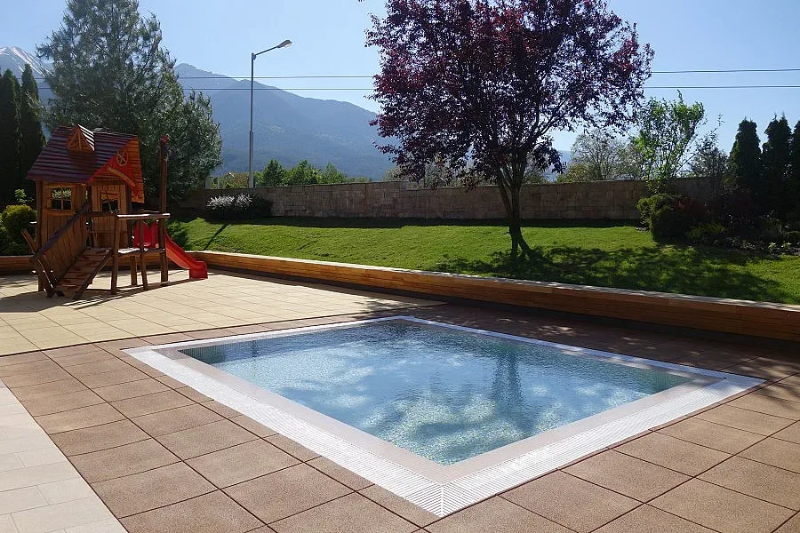 „Кемпински" с нов детски басейн и гурме изненади