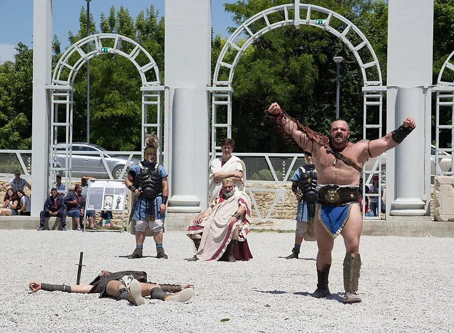 Римляни и варвари мерят сили на античен фестивал