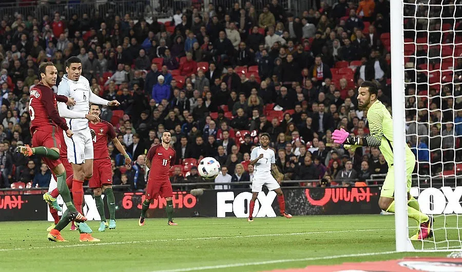 Обират паспортите на англичаните