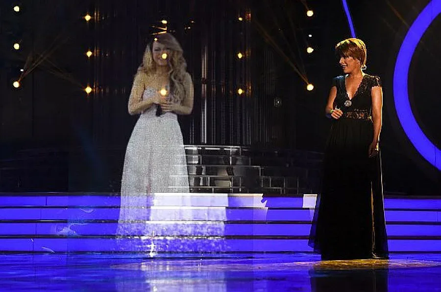 Екипът на "капките" пази тайната на холограмата