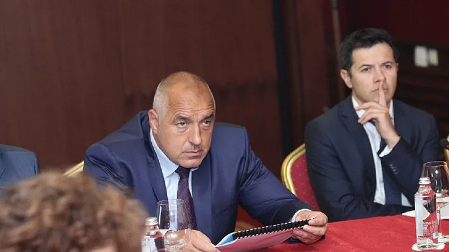 Жълт картон за полицейски шефове