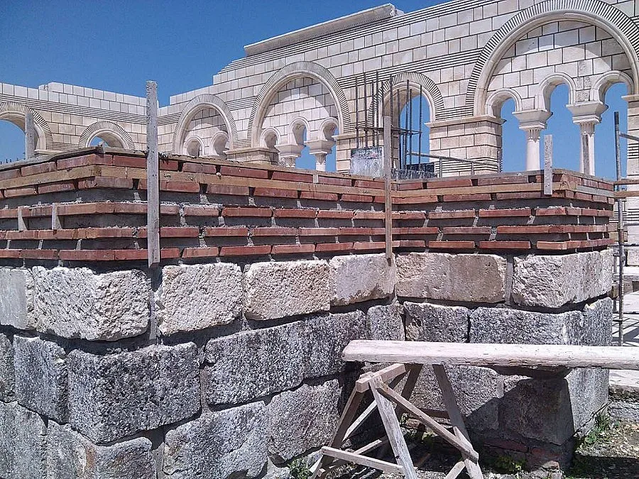 Гробница и Баба Вида на опашка за 200 млн.