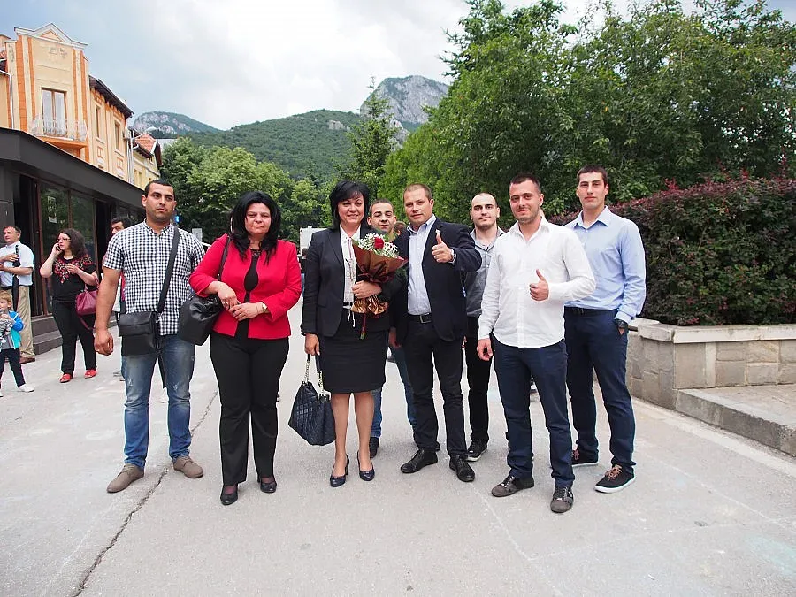 Нинова: Героите не умират, те вдъхновяват