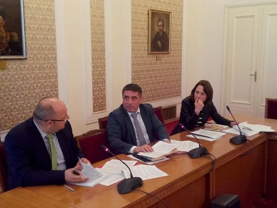 Таван от 35 секции в чужбина