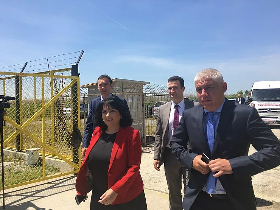 Петкова инспектира работата на станция "Бургас"