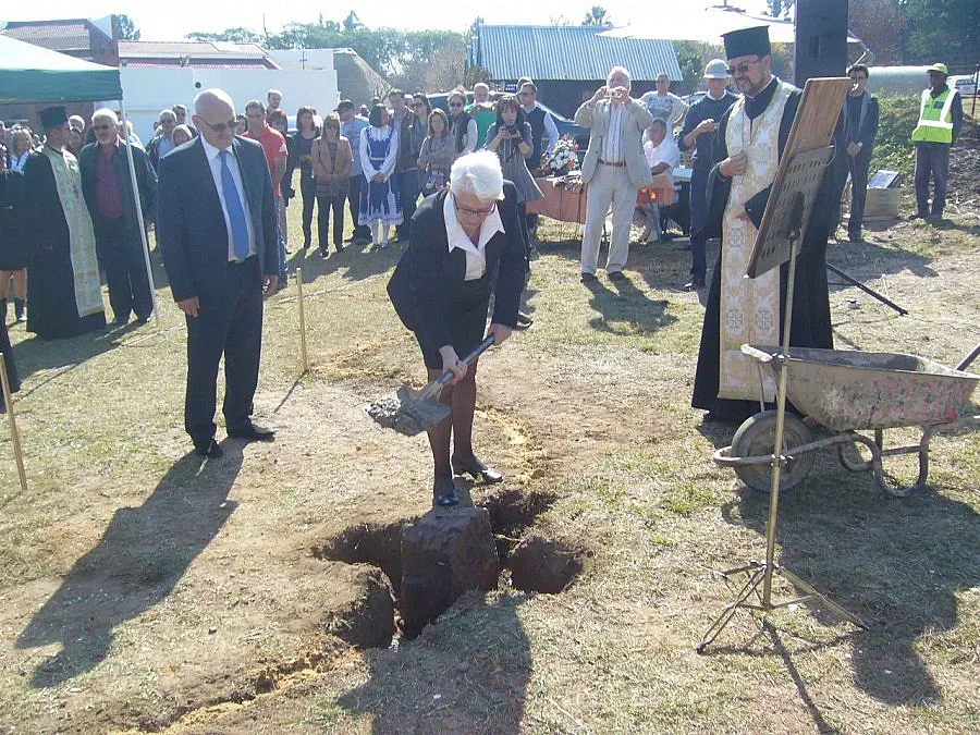 Строим храм "Св. Йоан Рилски Чудотворец" в Африка