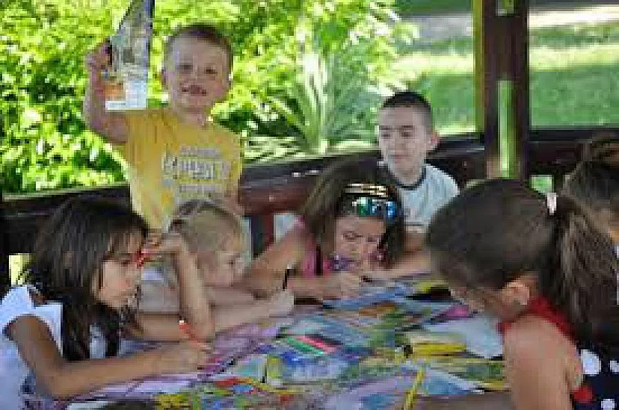 Лятна читалня за малките отваря врати в Кърджали