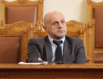 Дончев оглавява Тристранката