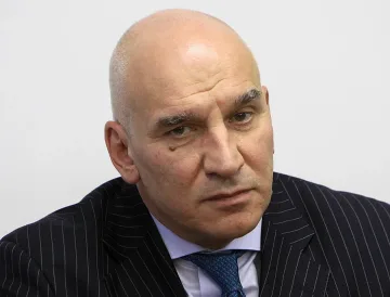 Банковите карти изместват парите