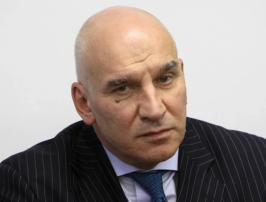 Банковите карти изместват парите