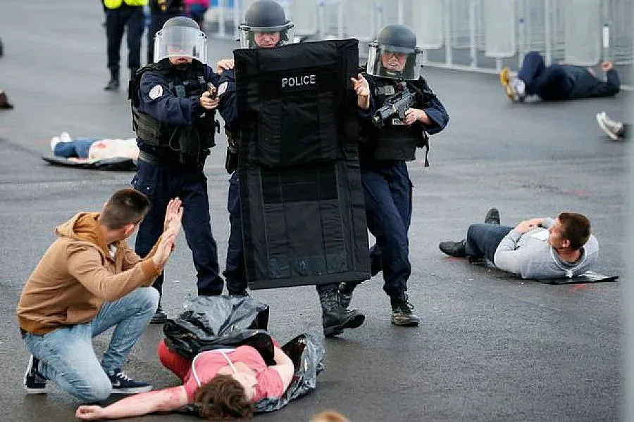 1000 доброволци и барети "победиха" терора