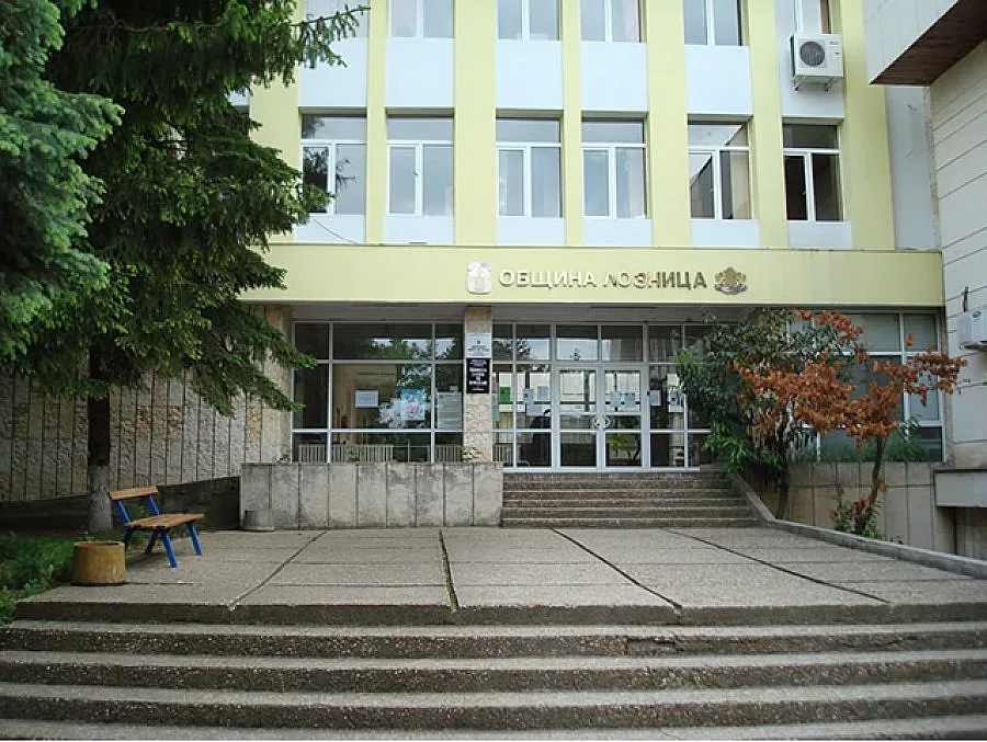 Кметът на Лозница осъден условно