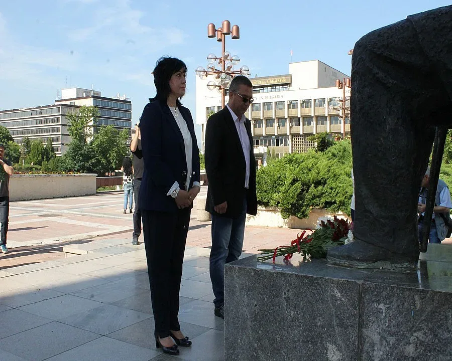К. Нинова: Рано е да говорим за президентските избори
