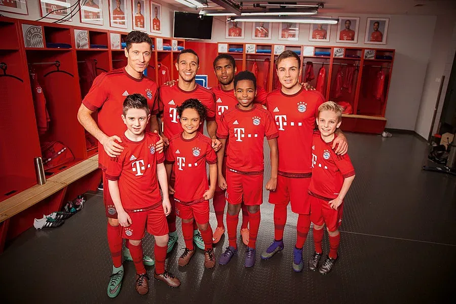 "Алианц" праща две българчета в "Байерн"