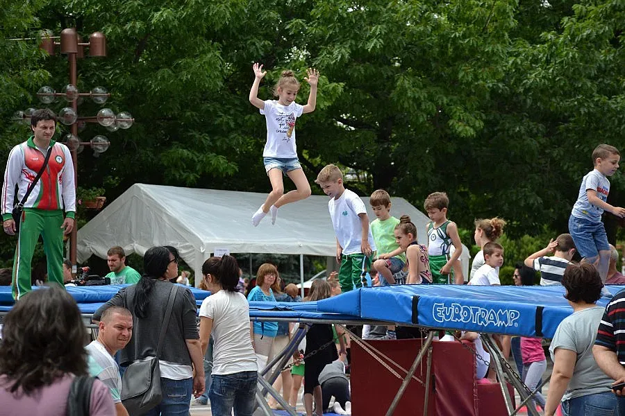 Стотици млади спортисти показаха талант в Благоевград