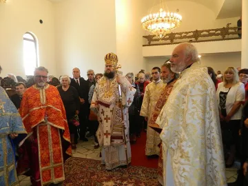 Възкресиха църква, почната преди век (ОБЗОР)