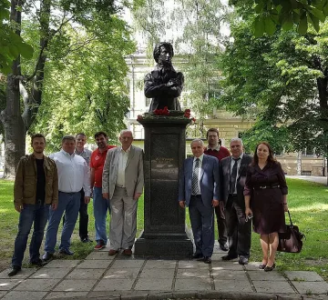 Крим кани БГ фирми и актьори