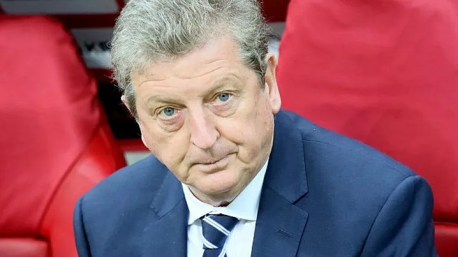 Ходжсън гони агентите от хотела на Англия