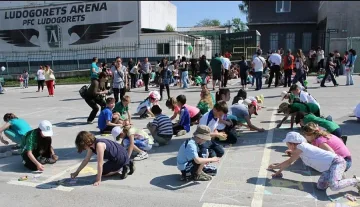 Деца рисуваха "Лудогорец" на стадиона в Разград