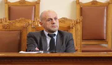 Дончев прати БСП на бал