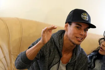 Хулио Иглесиас подгря фенките 