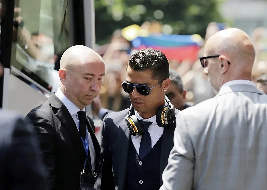 Обещаха по Е600 000 на калпак в "Реал"  