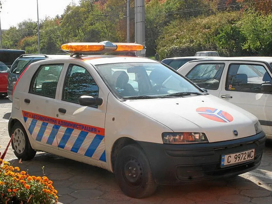 Чиновничка от ДАИ свила 50 бона такси