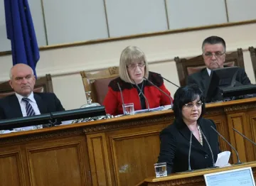 Нинова в спор с Борисов за сигурността