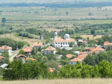 Село търси пари за ремонт на църква след пожар