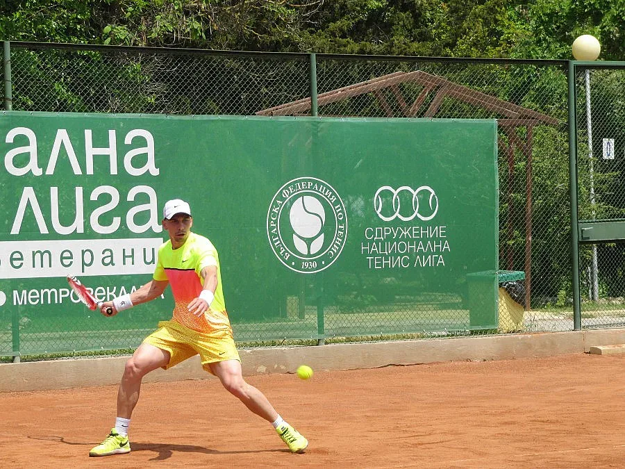 Баскетболист игра финал на тенис в „Албена"