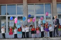Деца се надпреварват с песни и танци в Берковица