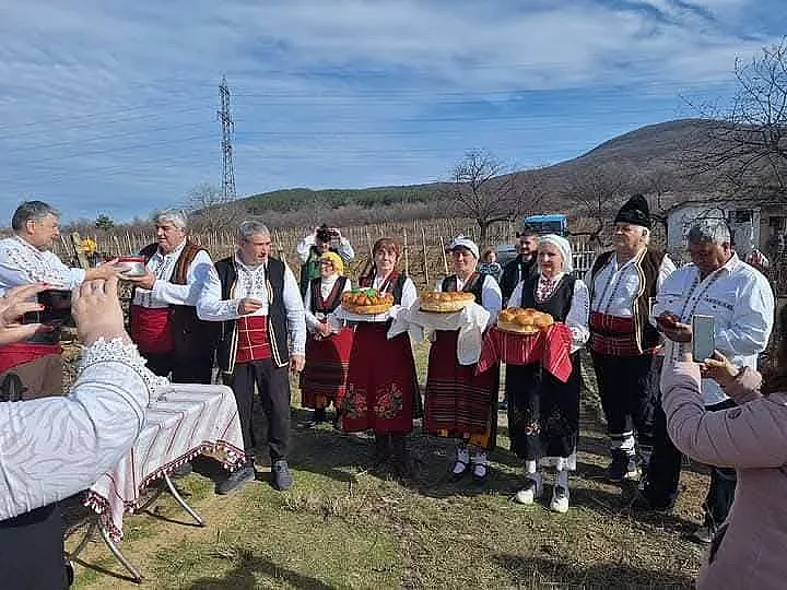 Змейово чака гости за Трифон Зарезан. Избират цар Трифон