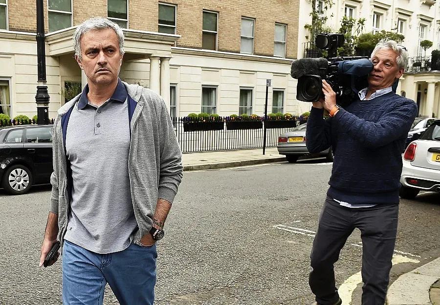 "Челси" пречи на Моуриньо за "Юнайтед"